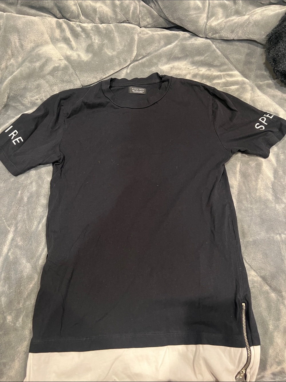 Zara Black Short-Sleeve Crewneck T-Shirt with Side Zip